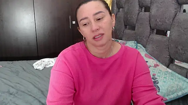 sara hott 1 online show from 16, 7, 2026