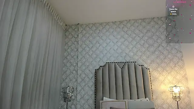 Pia Johnson  online show from 27, 10, 2025