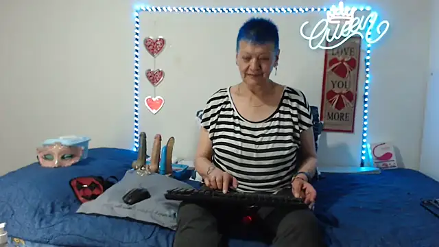 loquitaqueen011 online show from 8, 9, 2025