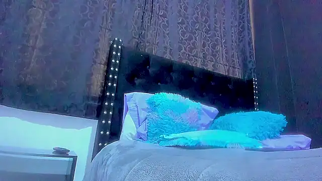 amareto queen online show from 9, 11, 2025