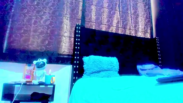 amareto queen online show from 18, 2, 2026