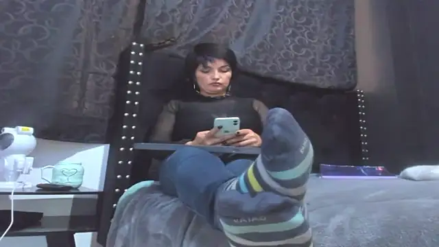 amareto queen online show from 5, 3, 2026