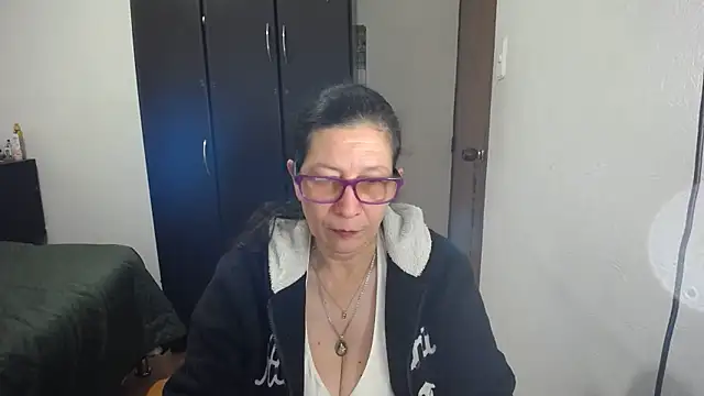 Snapshot of latin49 chatting on 8, 4, 2026 latin49 online show from 8, 4, 2026