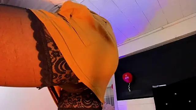 lesly xx online show from 20, 2, 2025