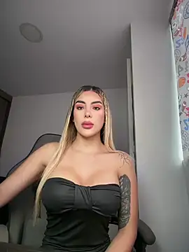 Snapshot of mi_suk11 chatting on 26, 5, 2026 mi suk11 online show from 26, 5, 2026