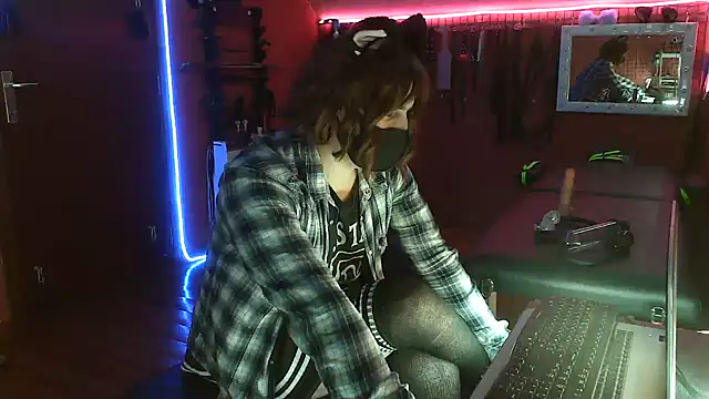 Snapshot of Ginny-the-bdsm-nympho chatting on 14, 5, 2026 Ginny-the-bdsm-nympho online show from 14, 5, 2026