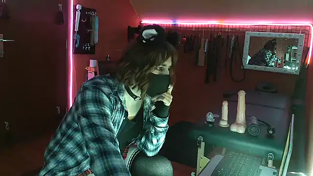 Ginny-the-bdsm-nympho online show from 6, 3, 2025