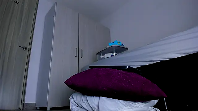 Skarleth69 online show from 15, 9, 2025