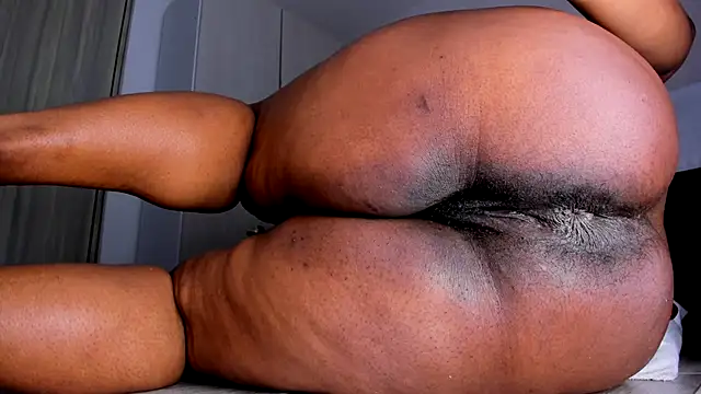 Skarleth69 online show from 9, 10, 2025