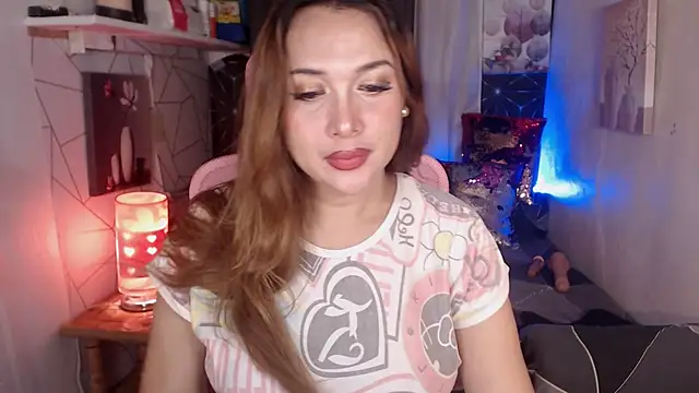 Snapshot of ErikaFox_Cock chatting on 27, 11, 2025 ErikaFox Cock online show from 27, 11, 2025