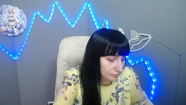 NinaFlawlees online show from 8, 4, 2026