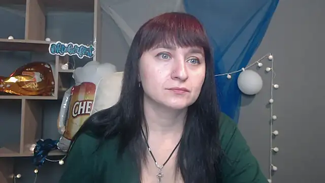 NinaFlawlees online show from 10, 10, 2025