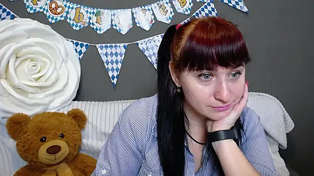Snapshot of NinaFlawlees chatting on 6, 10, 2025 NinaFlawlees online show from 6, 10, 2025
