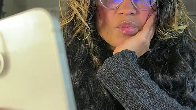 Hathorlove online show from 10, 7, 2026