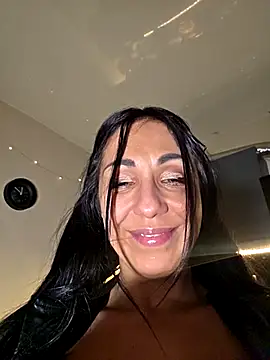 Snapshot of LeticiaWoods chatting on 29, 4, 2026 LeticiaWoods online show from 29, 4, 2026
