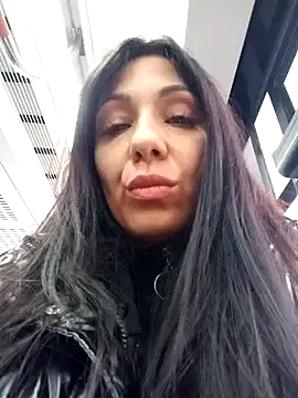LeticiaWoods online show from 2, 12, 2024
