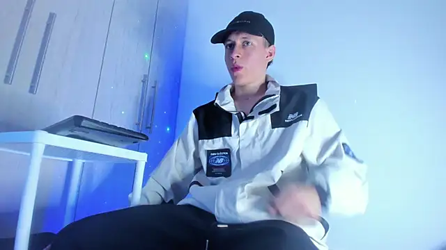 enzo bvlgari online show from 3, 3, 2025