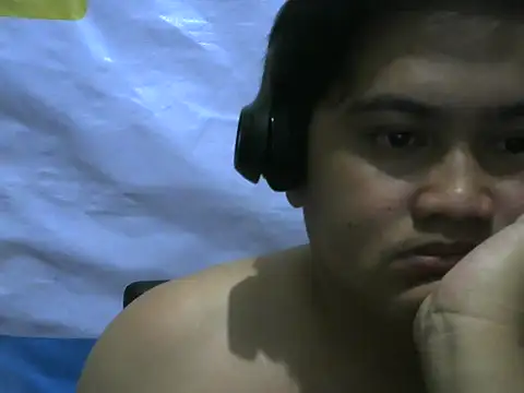 Yummy Tommy21 online show from 29, 9, 2025