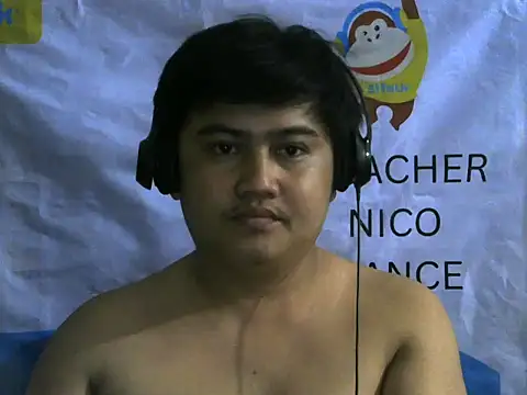 Yummy Tommy21 online show from 6, 10, 2025