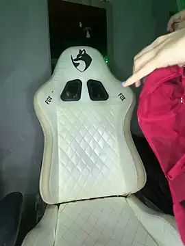 bunnydark00 online show from 14, 4, 2026