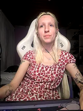 bunnydark00 online show from 11, 11, 2025