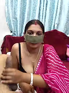 Snapshot of Queen_Dolly chatting on 8, 2, 2025 Queen Dolly online show from 8, 2, 2025