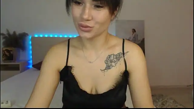 RoxannePure online show from 13, 10, 2025