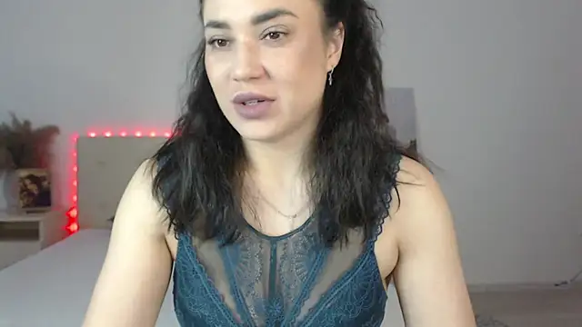 Snapshot of RoxannePure chatting on 29, 4, 2026 RoxannePure online show from 29, 4, 2026