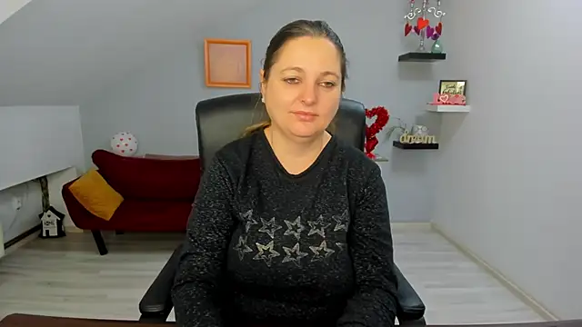 LollaGirl online show from 11, 2, 2026