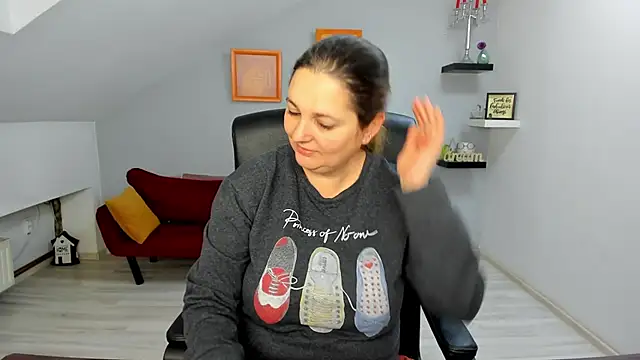 LollaGirl online show from 19, 1, 2026