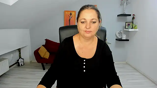 LollaGirl online show from 23, 9, 2025