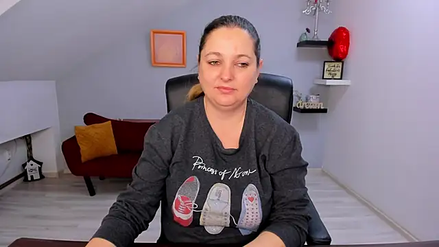 LollaGirl online show from 3, 3, 2026