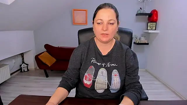 LollaGirl online show from 16, 3, 2026