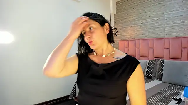 SarahDeyvis online show from 19, 2, 2025