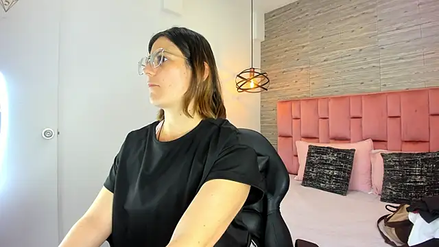 SarahDeyvis online show from 28, 9, 2025