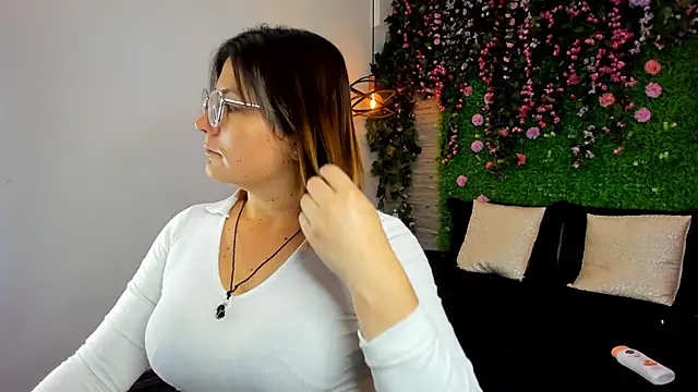 SarahDeyvis online show from 7, 11, 2025