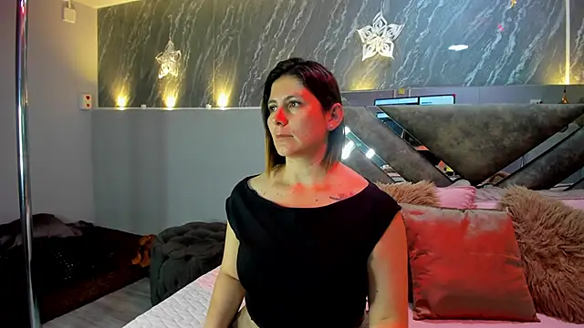 SarahDeyvis online show from 9, 2, 2026