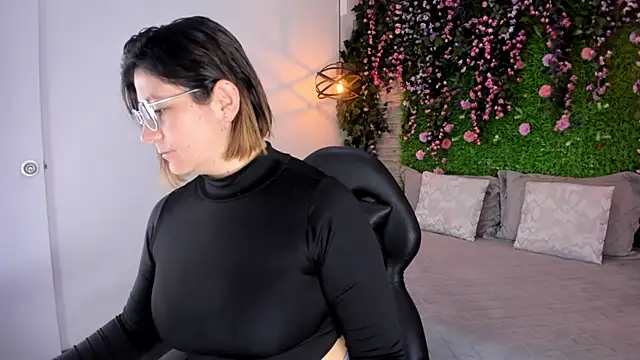 SarahDeyvis online show from 13, 1, 2026