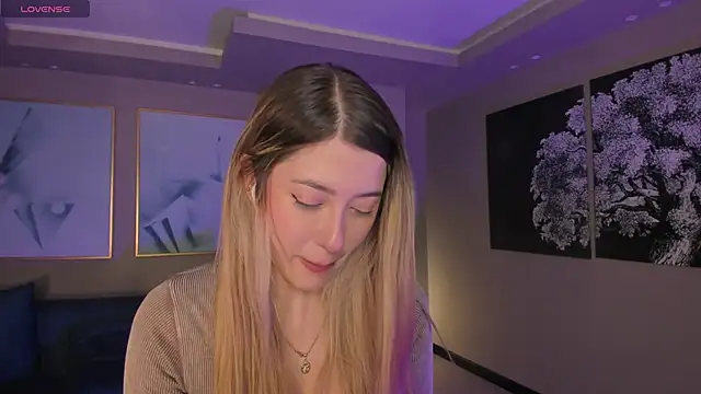 EveBensonX online show from 8, 3, 2026