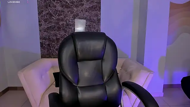 EveBensonX online show from 18, 10, 2025