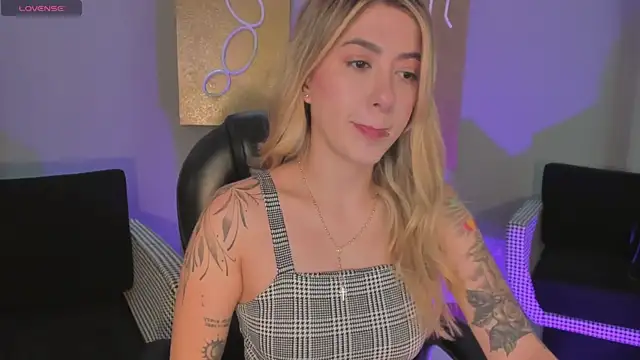 EveBensonX online show from 14, 11, 2025