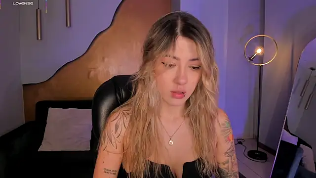 EveBensonX online show from 5, 2, 2026