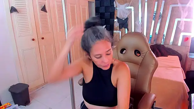 Snapshot of cute_sassy chatting on 8, 11, 2025 cute sassy online show from 8, 11, 2025