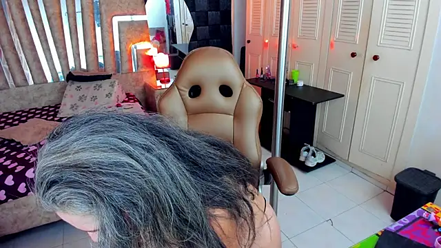 cute sassy online show from 19, 4, 2026