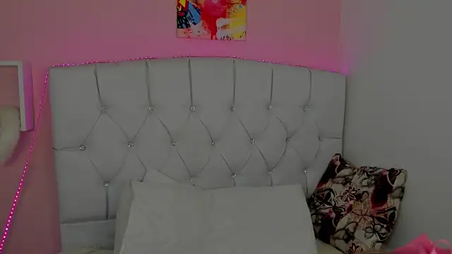 18candys online show from 19, 12, 2025