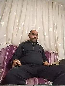 Snapshot of masculine_bear_daddy chatting on 18, 12, 2025 masculine bear daddy online show from 18, 12, 2025