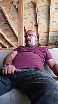 masculine bear daddy online show from 17, 6, 2026