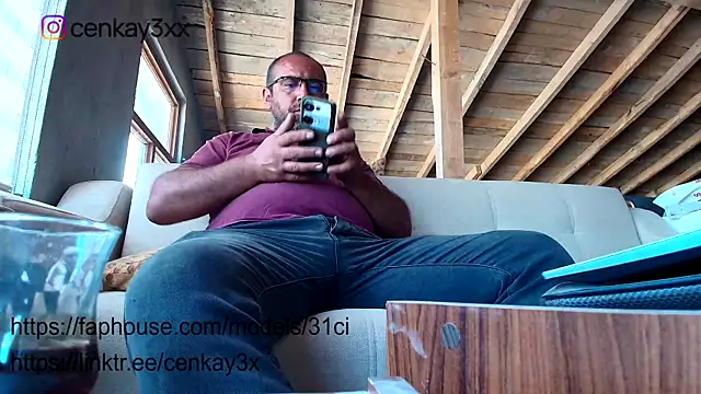 masculine bear daddy online show from 21, 7, 2026