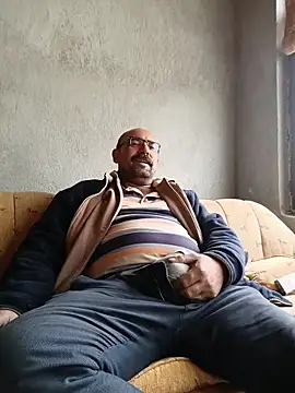 Snapshot of masculine_bear_daddy chatting on 5, 12, 2025 masculine bear daddy online show from 5, 12, 2025