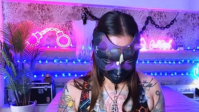 Cool Freak  online show from 18, 10, 2025